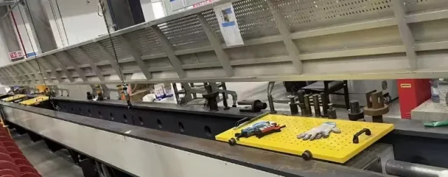 Horizontal tensile testing machine for insulator tensile load routine test, sample test